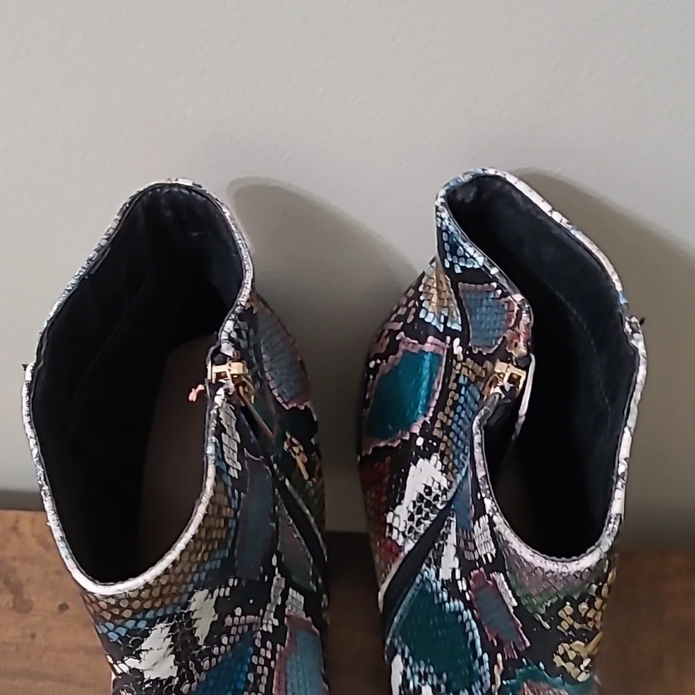 Bamboo SORBET Colorful Snakeskin Print Platform Heeled Boots size 10